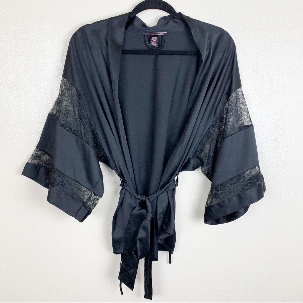 Victoria’s Secret satin and lace short kimono robe